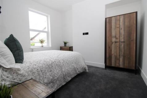 Bedroom 5 .JPG