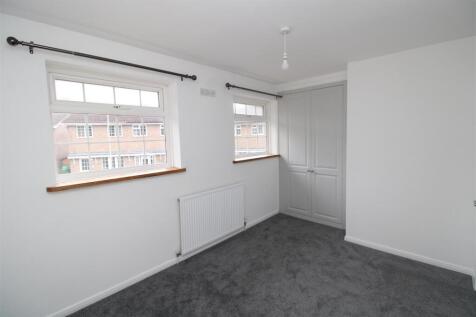 Bedroom 1.JPG