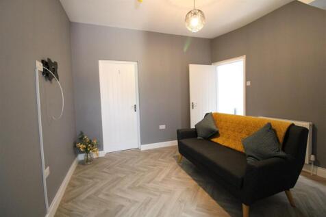 Living Room 2.jpg