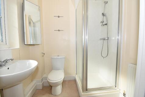 Ensuite shower room PG