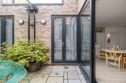 Dunlace Road E5