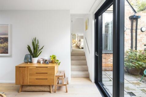 Dunlace Road E5