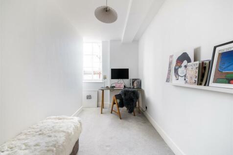 Wharf Place, E2