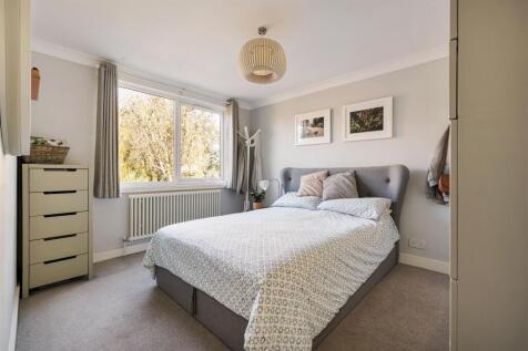 Christchurch Square E9