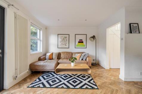 Christchurch Square E9