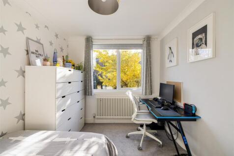Christchurch Square E9