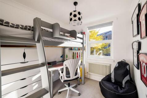 Christchurch Square E9