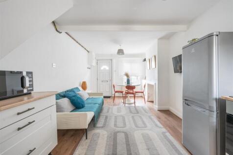 Hadleigh Street, E2
