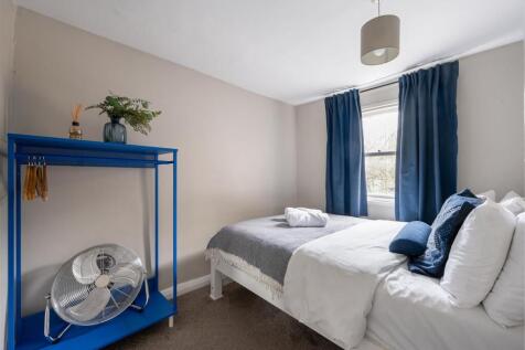 Hadleigh Street, E2