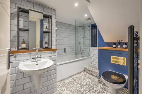 Mount Pleasant Lane, E5