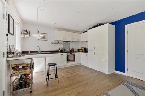 Atkins Square, E8