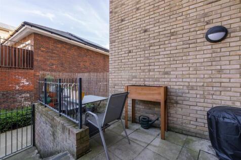 Atkins Square, E8