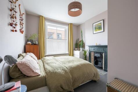 Eagle Mansions, N16