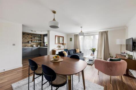 Gray Court, E1
