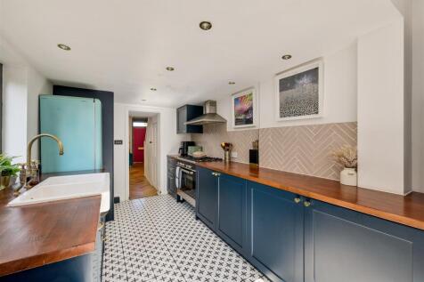 Kenton Road, E9