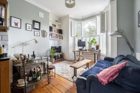 Shacklewell Lane, E8