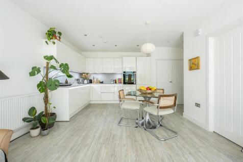 Living-Area-1.jpg
