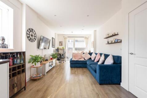 Living-Area-1.jpg