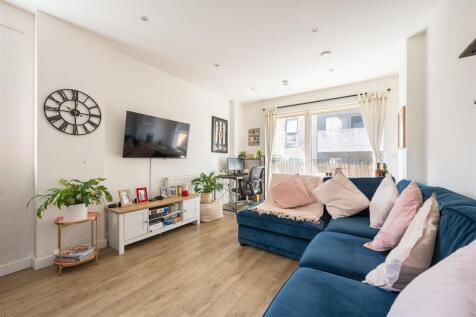 Living-Area-3.jpg
