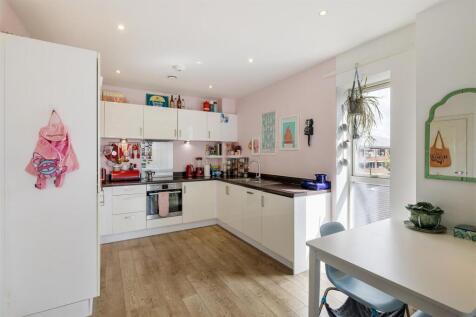Atkins Square E8
