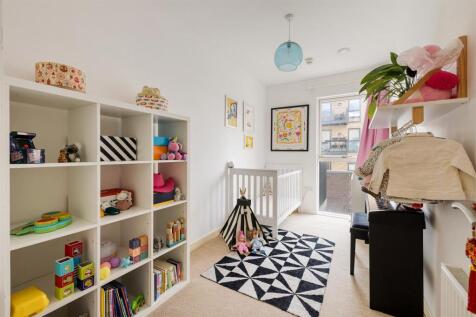 Atkins Square E8
