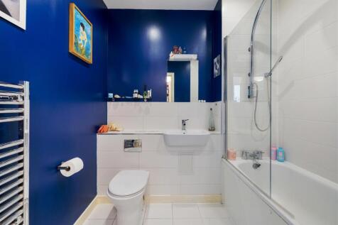 Atkins Square E8