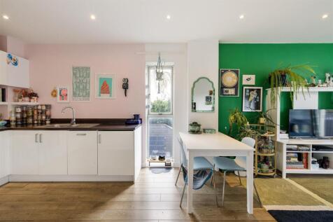 Atkins Square E8