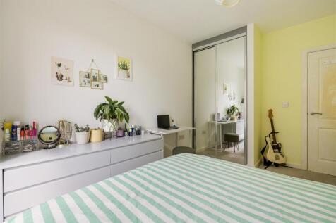 Atkins Square E8
