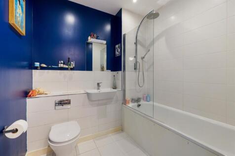 Atkins Square E8