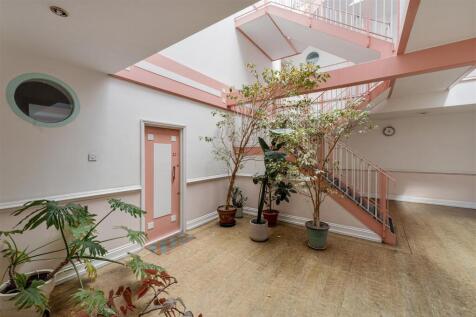 Urswick Road, E9