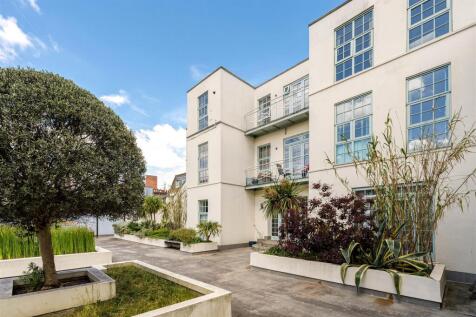 Urswick Road, E9