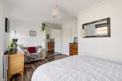 Elderfield Road, E5