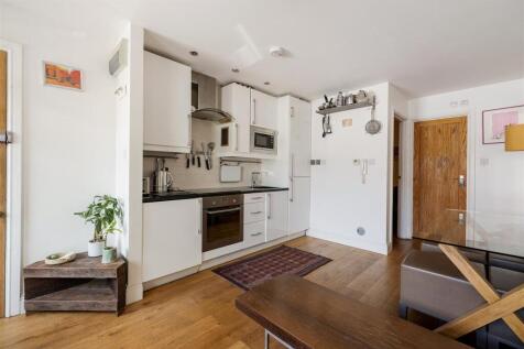 Clarence Road E5