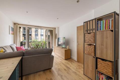 Laburnum Street, E2