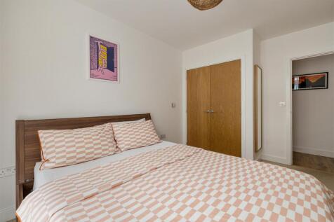 Laburnum Street, E2