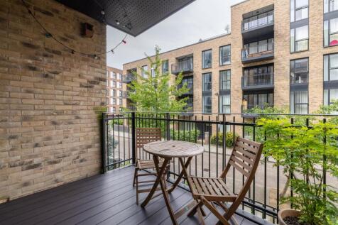 Laburnum Street, E2