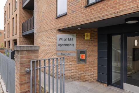 Laburnum Street, E2