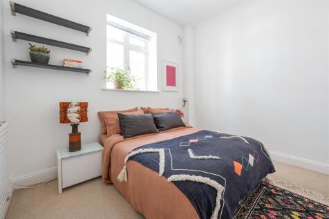 Weymouth Terrace E2