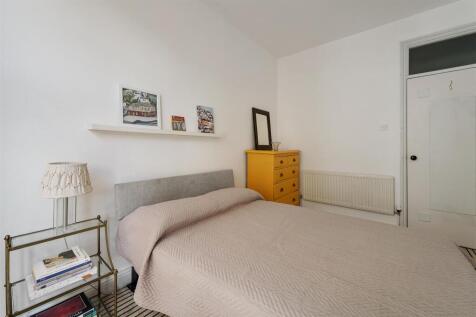 Urswick Road, E9