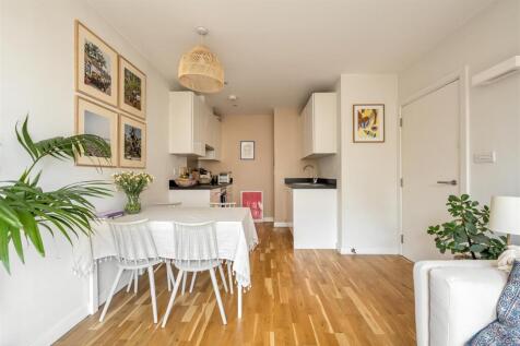 Marcon Place, E8