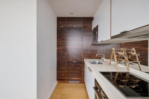 Fairmont Avenue, E14