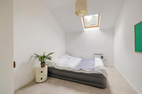 Kenninghall Road E5