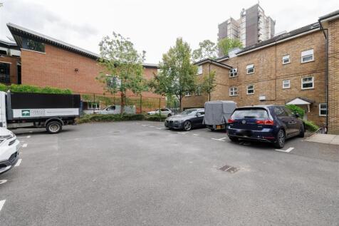 Kenninghall Road E5