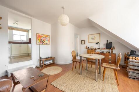 Living-Area-6.jpg