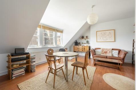 Living-Area-1.jpg