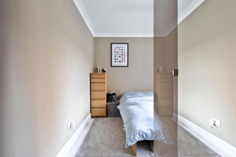 Lansdowne Drive, E8