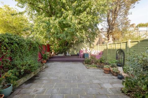 Gunton Road, E5