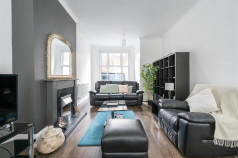 Wayland Avenue, E8