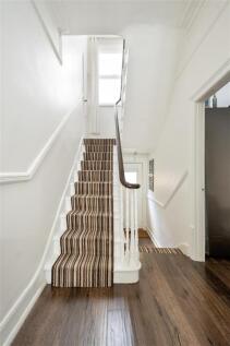 Wayland Avenue, E8