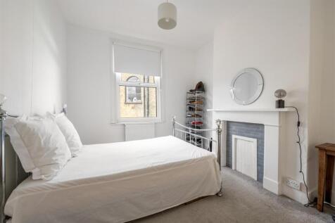 Wayland Avenue, E8